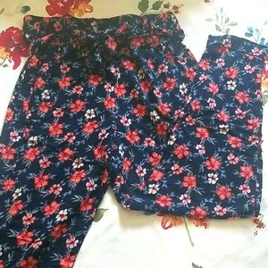 Hollister Floral Cropped Pants